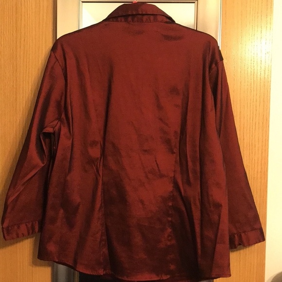 NWB Casuals XL red shimmery blouse - Picture 4 of 8